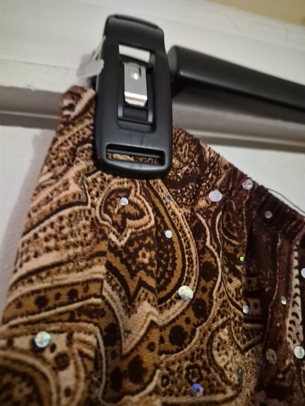 OBJLX Women's Brown Floral With Sequin Decor Skirt Size Small - Picture 9 of 12